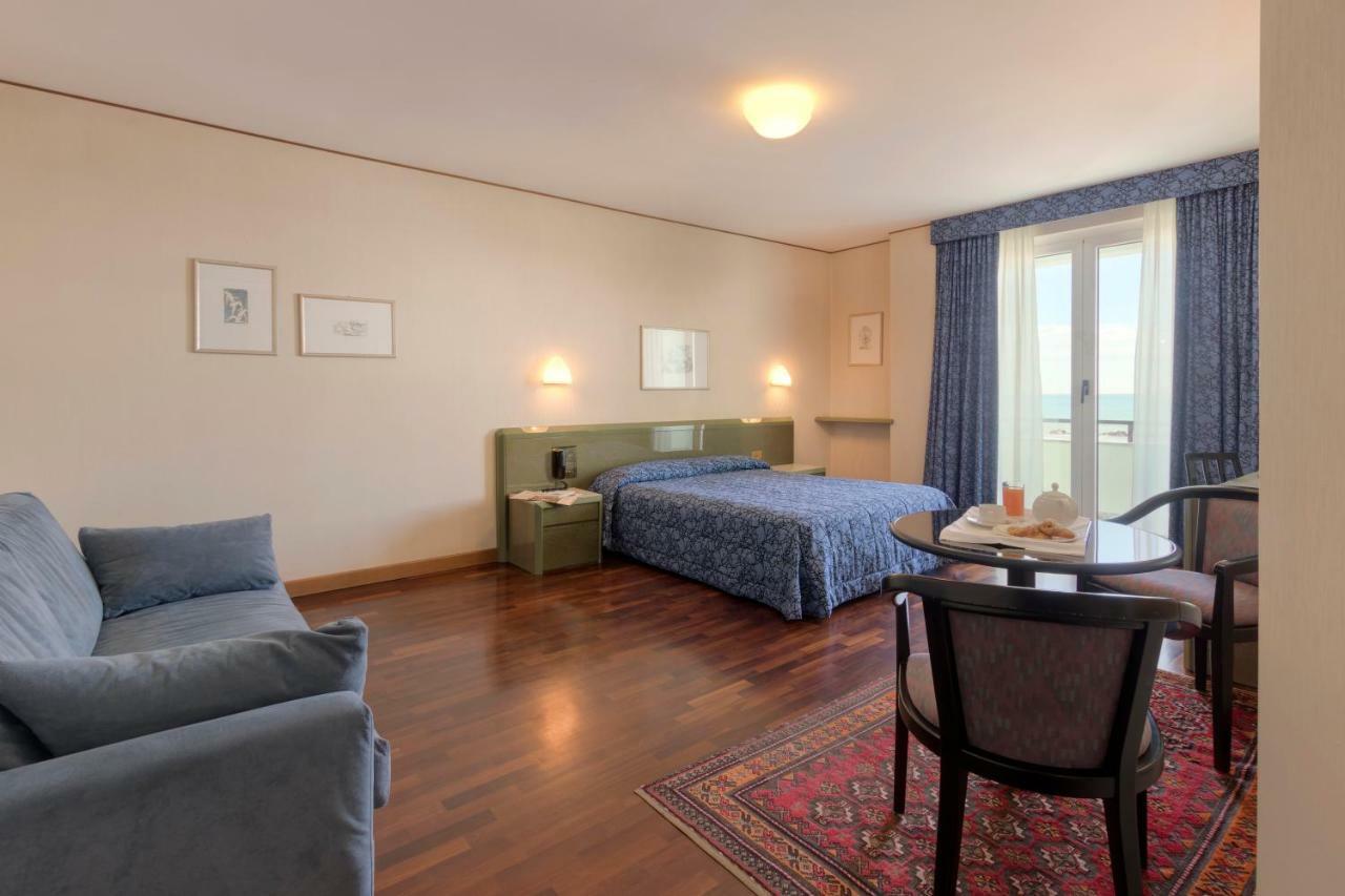 Hotel Royal Fermo Buitenkant foto