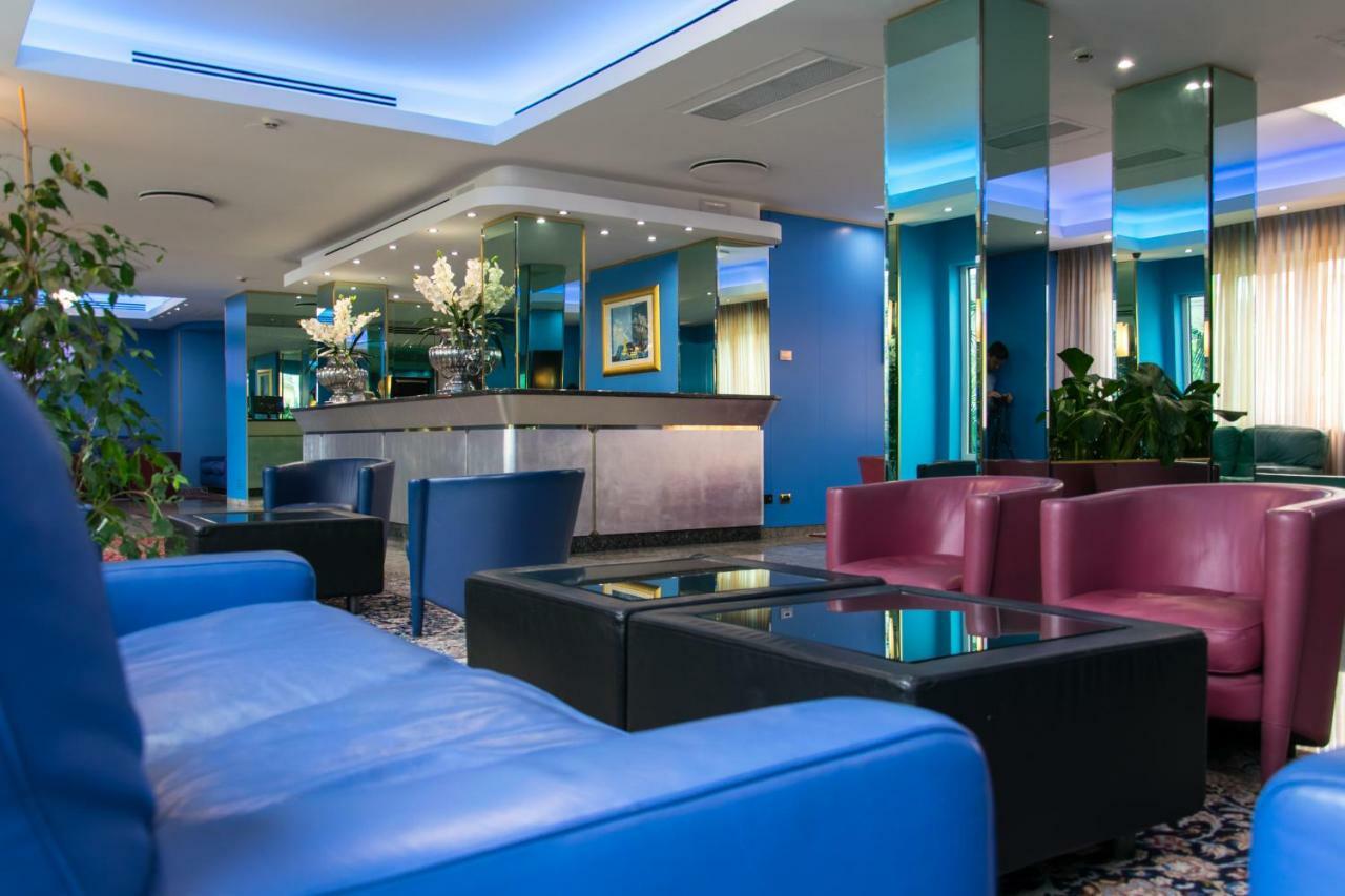 Hotel Royal Fermo Buitenkant foto
